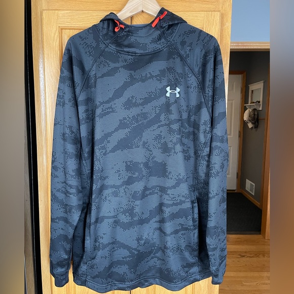 Men’s lightweight black Under Armour Hoodie. Large - Picture 1 of 2